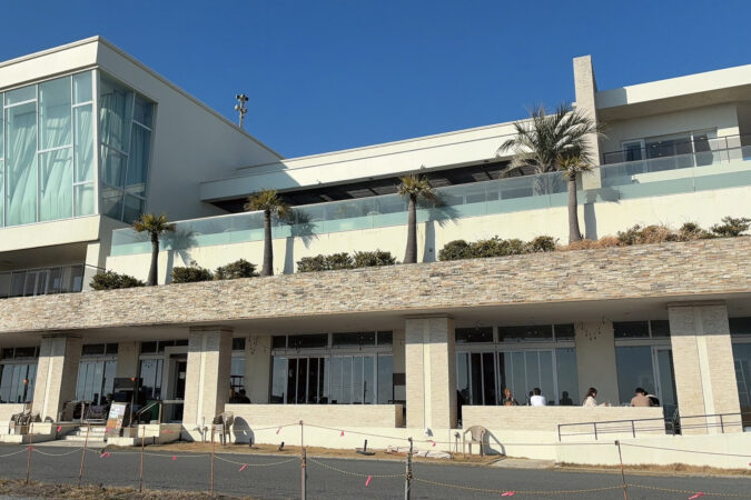 海とコーヒー。何もしない贅沢を、サザンビーチにて。